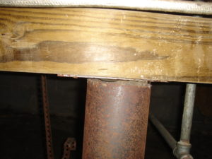 crawl space wood rotting