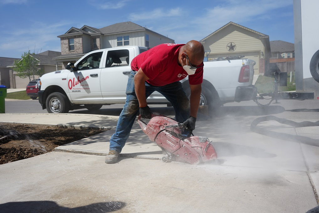 Concrete Cutting to create a relief point to prevent new cracks